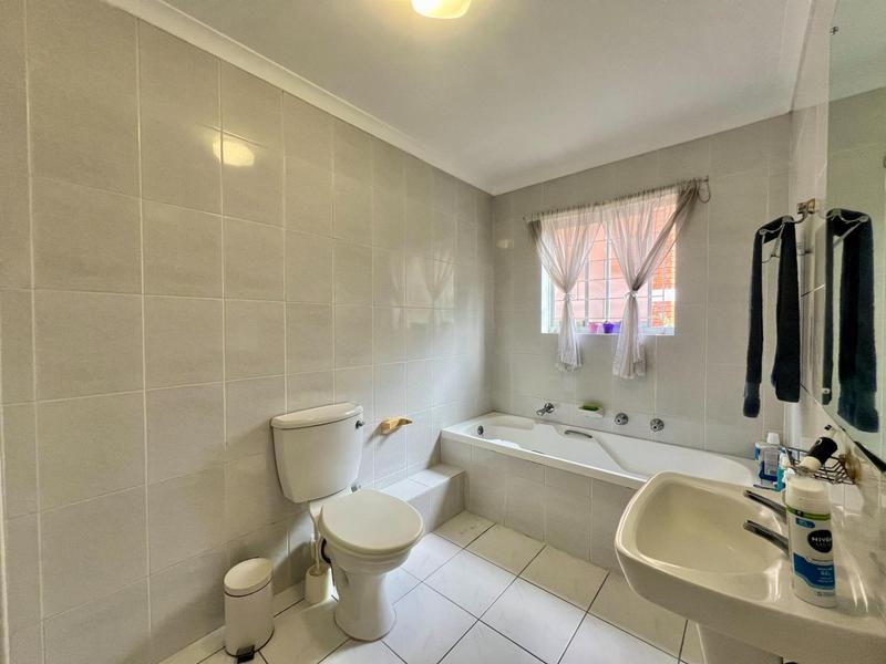 To Let 2 Bedroom Property for Rent in Beach Estate Western Cape